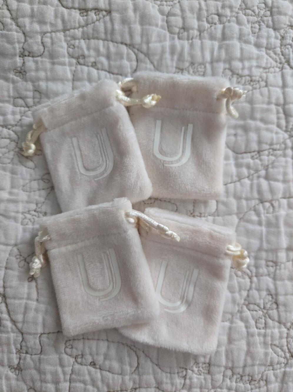 Uncommon James Cream Plush Velvet Mini Jewelry Pouches Drawstring Lot of 4